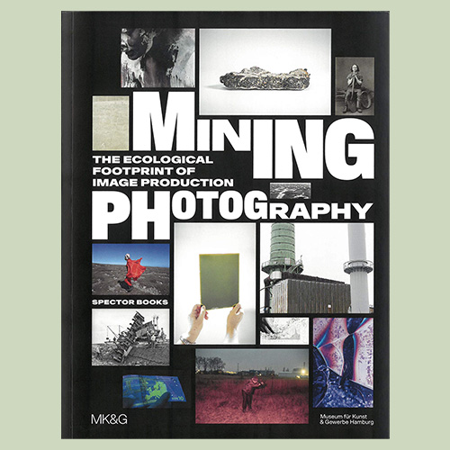 Mining Photography - The Ecological Footprint of Image Production  [en] 